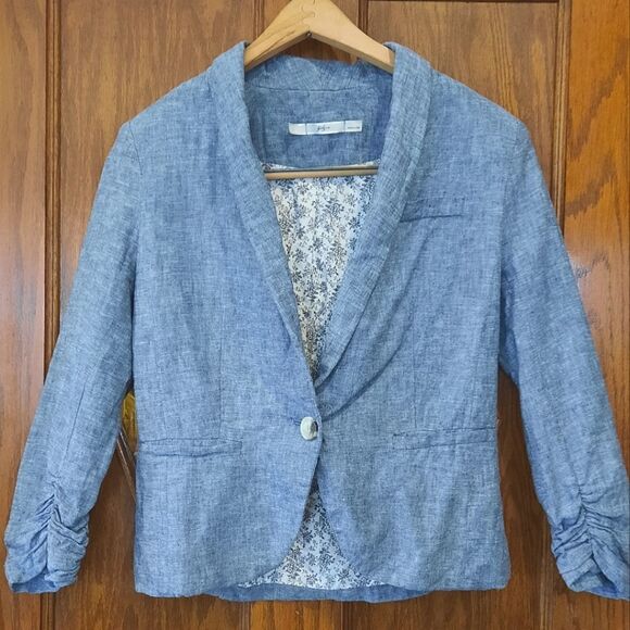 Gibson Linen Blazer with Rushed Sleeves - Picture 1 of 13